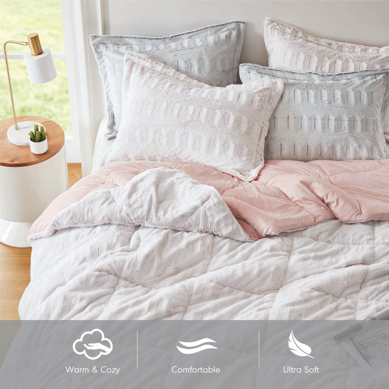 Blush Twin Reversible Faux Fur Bedspread Set