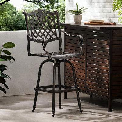 Tabouret de bar pivotant en aluminium, motif traditionnel losange, structure antirouille, résistant aux intempéries, hauteur d'assise 74,3 cm, style cuivre, roulé, pivotant.