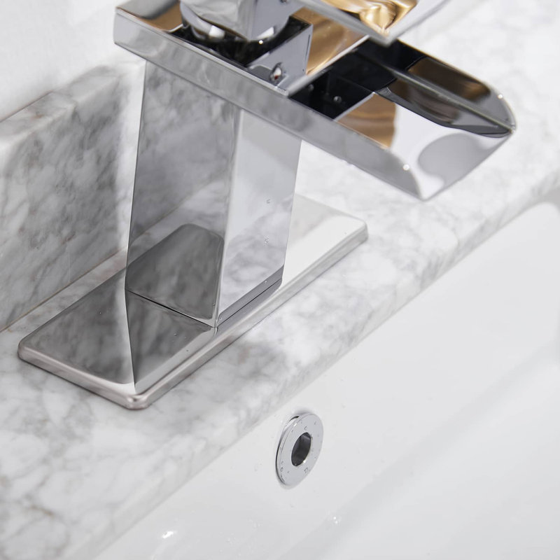 Single-handle Bathroom Faucet with Drain Assembly, Chrome