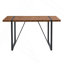 Une table de salle à manger rectangulaire rétro minimaliste avec un dessus spécialement texturé et des pieds en métal noir. Plateau de table contemporain en bois aggloméré minimaliste