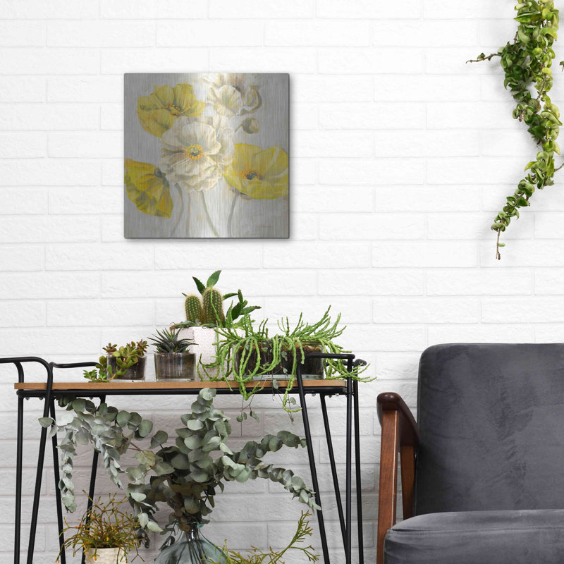 «Gold and White Contemporary Poppie» par Carol Rowan, H 12 po x l 12 po