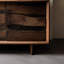 Table d'appoint en bois massif.