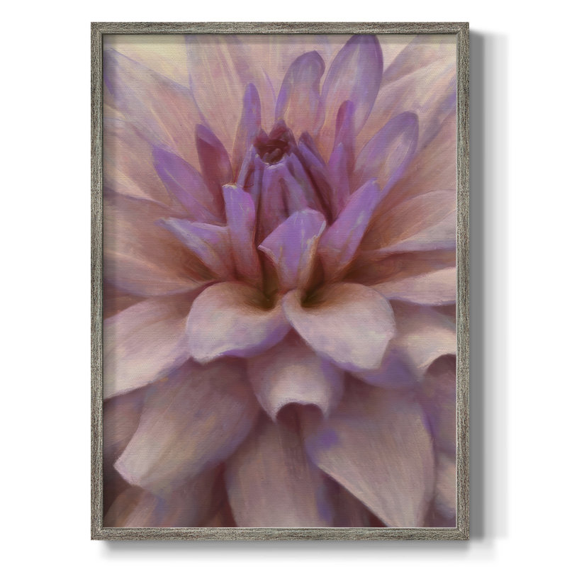 «Soft Flower Petals II», reproduction encadrée - bois massif, H 11 po x l 9 po