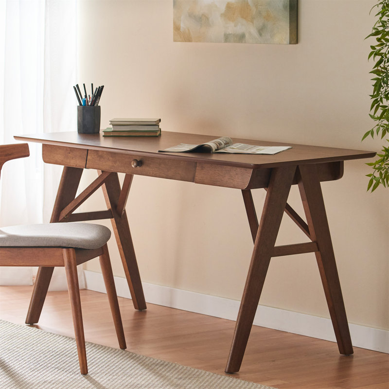 Bureau en bois avec tiroirs (sans la chaise)