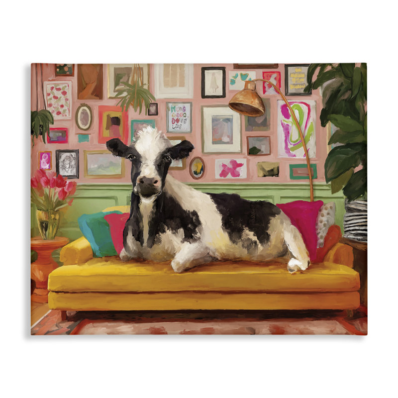 Vache dans une toile de maison minimaliste fantaisiste, design par Kamdon Kreations, H 16 po x l 20 po