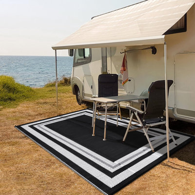 Tapis d'extérieur en polypropylène imperméable réversible 8 pi x 10 pi avec résistance à la décoloration UV et boucles de coin pour la terrasse, le balcon, le camping ou la plage