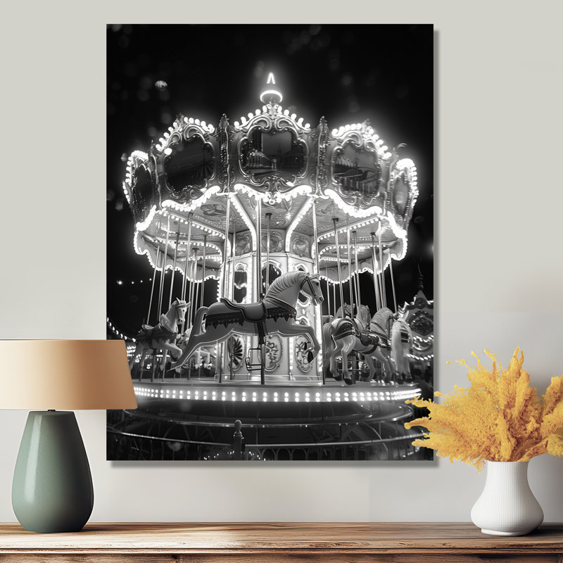 Carrousel monochromes d'été tournoyant Splendor, Métal métal, H 32 po x l 24 po x P 1 po