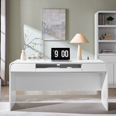 Bureau d'ordinateur moderne Maud de 63 po avec 2 tiroirs de rangement, bureau d'écriture avec plateau pour clavier et prise de courant pour bureau à domicile Maud
