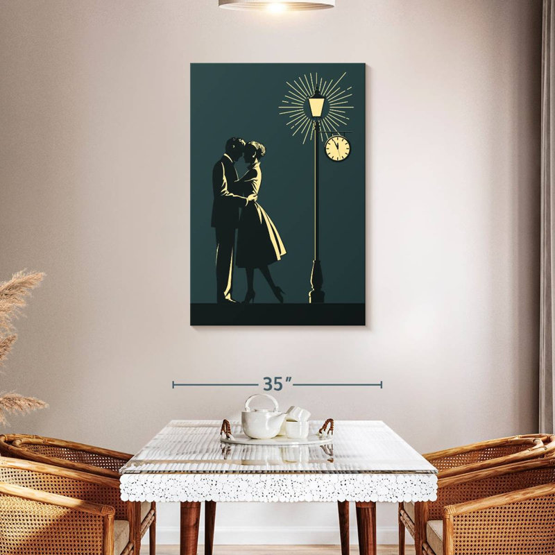 Hardie Lovers By The Street Light, H 45 po x l 30 po