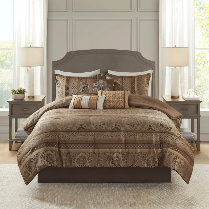 7 Piece Jacquard Comforter Set/Gold