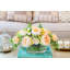 Grand arrangement de fausses fleurs de Austin