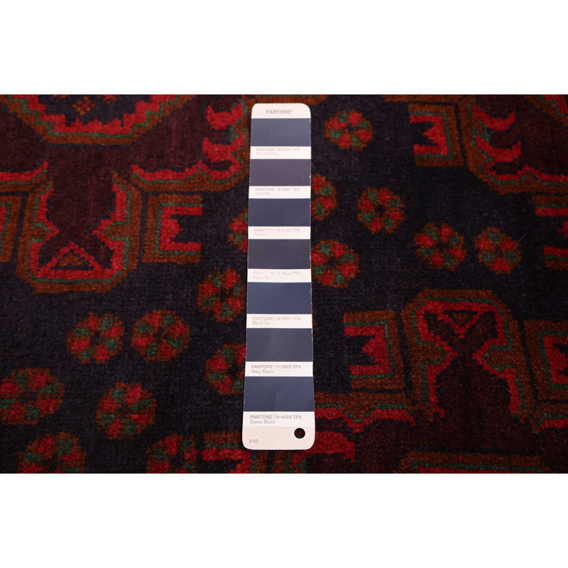 Tapis bleu marine Teimani 4 pi 2 po x 6 pi 7 po