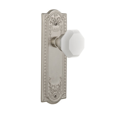 Assiette Meadows avec bouton de lait blanc Waldorf