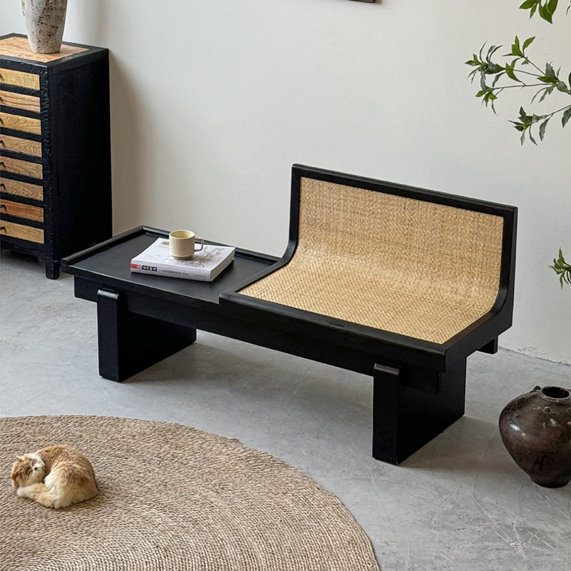 Banc noir moderne et simple