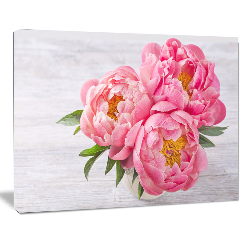 «Bunch of Peony Flowers In Vase», reproduction de photo, H 12 po x l 20 po, Toile tendue