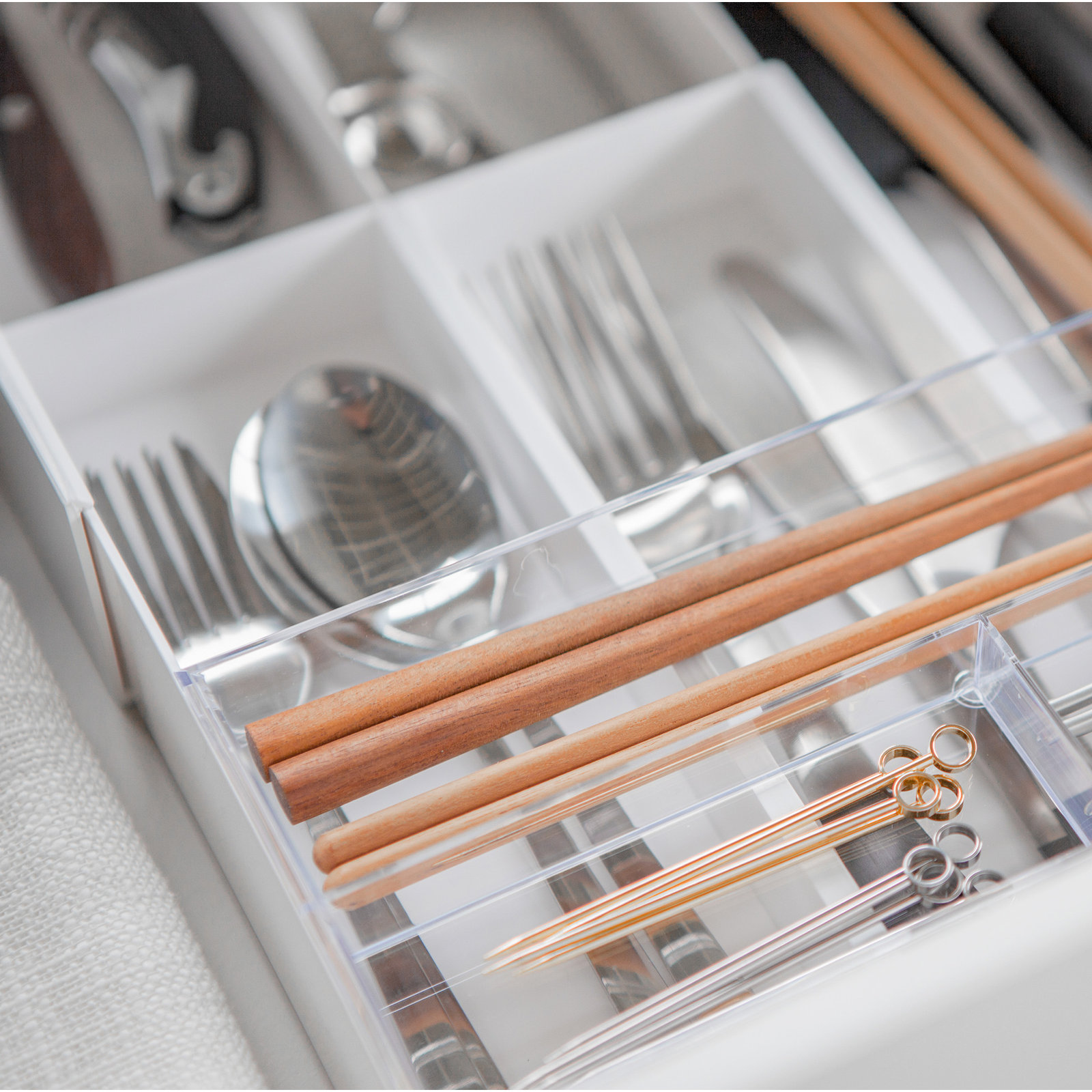 Tower Expandable Cutlery Drawer Organizer, White