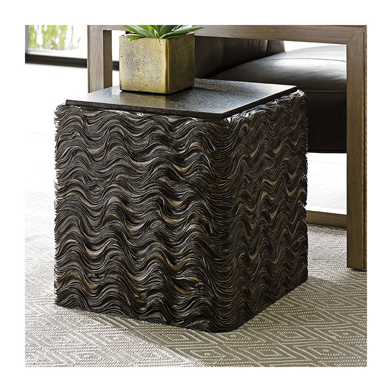 Table de bout Shadow Play