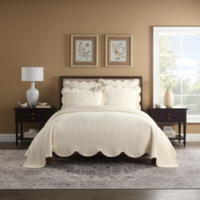 Historic Charleston Charleston Estate Queen Coverlet, 90 In x 96 In 100% Cotton Matelasse Bedspread, Lightweight, Breathable Coverlet, Stonewashed Bedding, Ivory