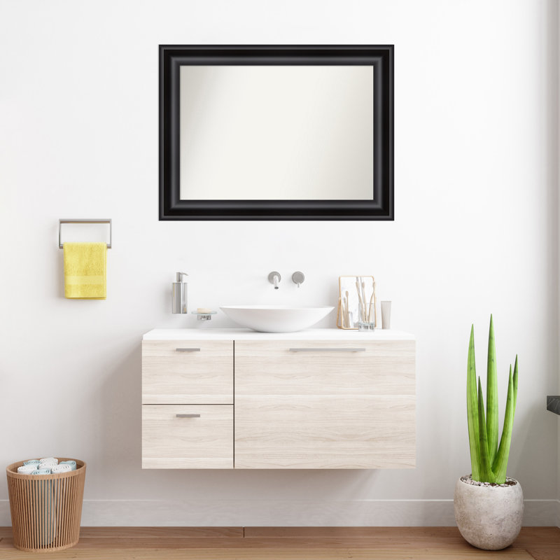 Miroir d'appoint mural en plastique Churchton, 26,75 po x 35,75 po