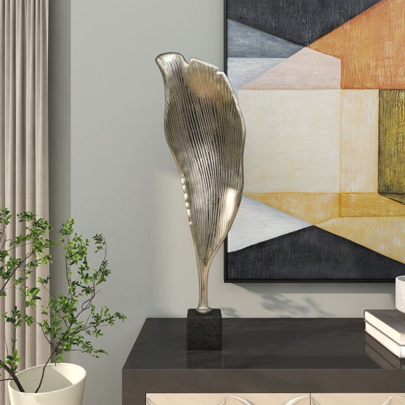 Sculpture Frejya, H 35,65 po x l 10,5 po x P 4,15 po, Argent