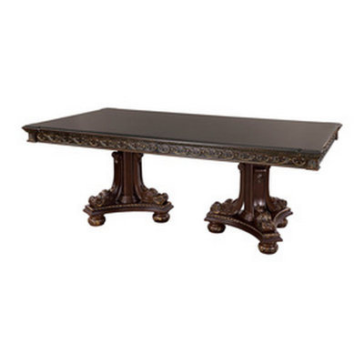 Ataleigh Dining Table
