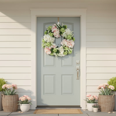 Couronne de printemps 22 po avec hortensias, bruyère et viorne
