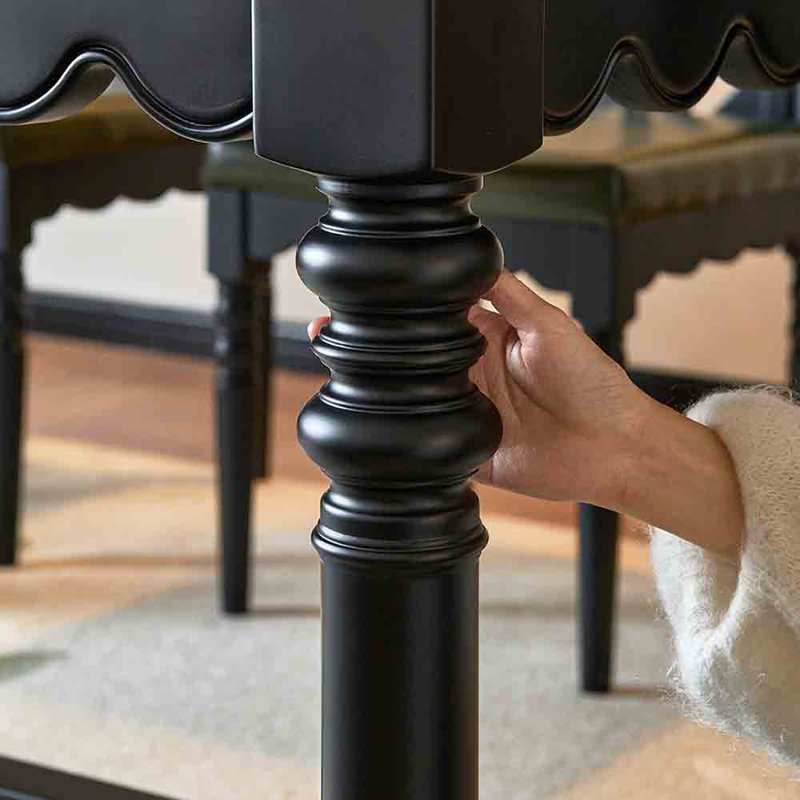 Petite table en bois massif rétro français