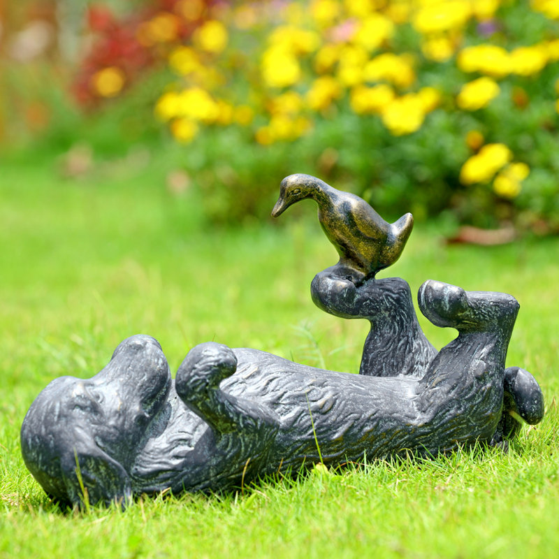 Sculpture de jardin chiot