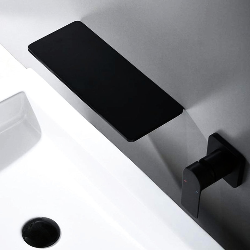 Robinet de lavabo cascade pour salle de bain noir mat, fabriqué en laiton, contrôle individuel de l'eau, robinet améliorant l'efficacité de l'espace en apparence pratique et élégante