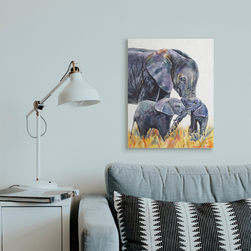 Famille d'éléphants dans une grande herbe jaune avec animaux de safari, H 30 po x l 24 po x P 1,5 po, Toile tendue