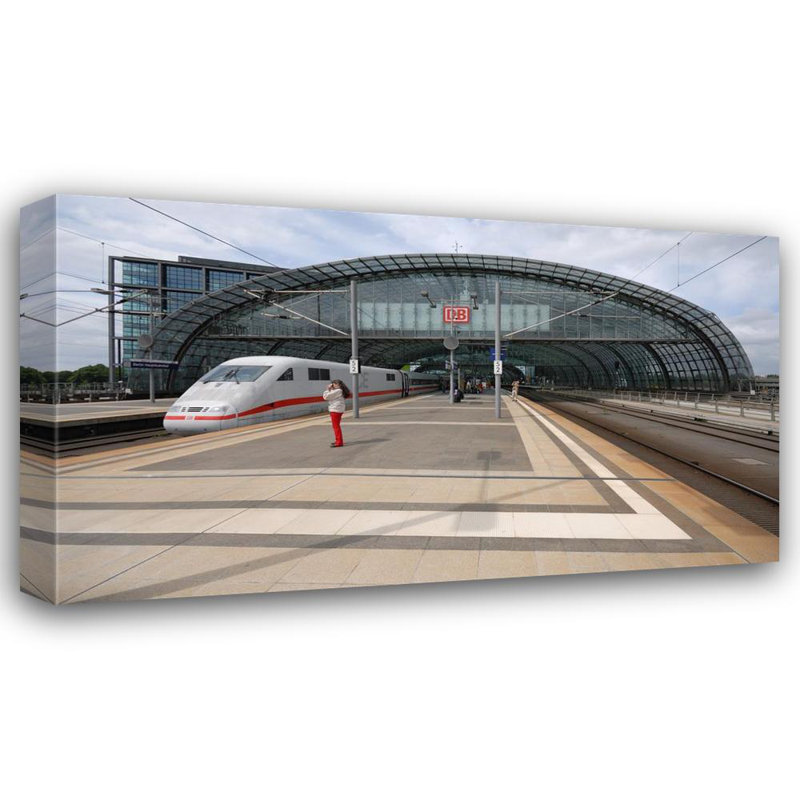 Berlin Haupthahnhof Train