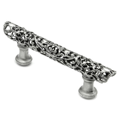 Juliane Grace pull