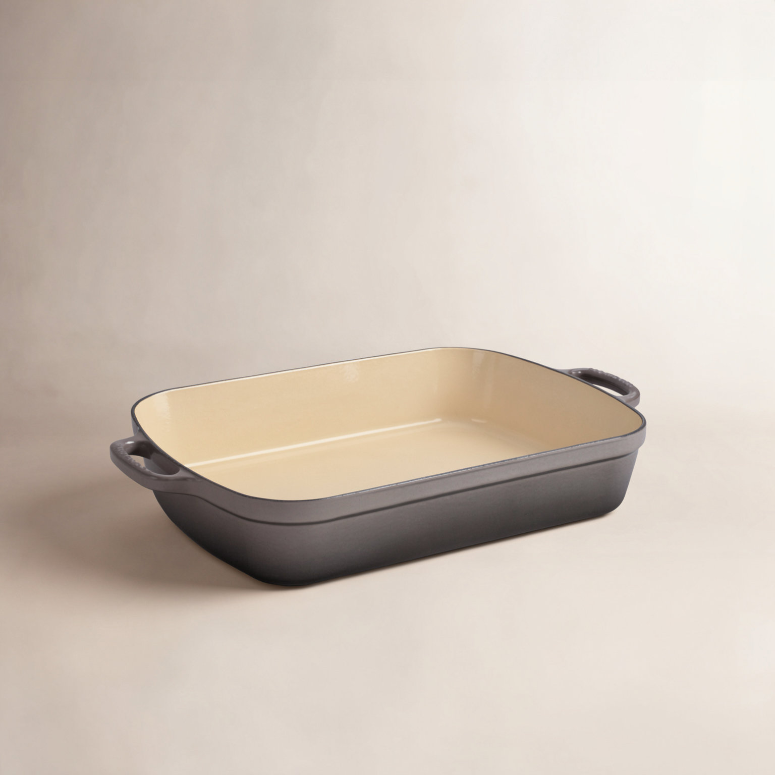 Le Creuset Signature Enameled Cast Iron Roaster, 5.25 qt., Oyster