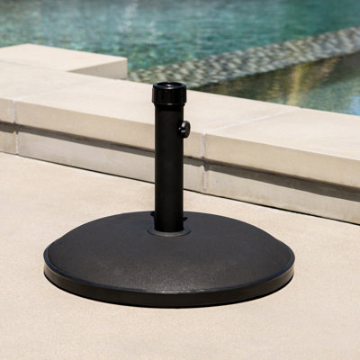 Support à parapluie en béton et en acier lourd - 55 lb, noir, s'adapte aux parapluies jusqu'à 12 pi, dispositif de serrage pour la stabilité, 19,70 po L x P 3,54 H noir et support 59,48 bouton sécurisé, 19,76 14,96