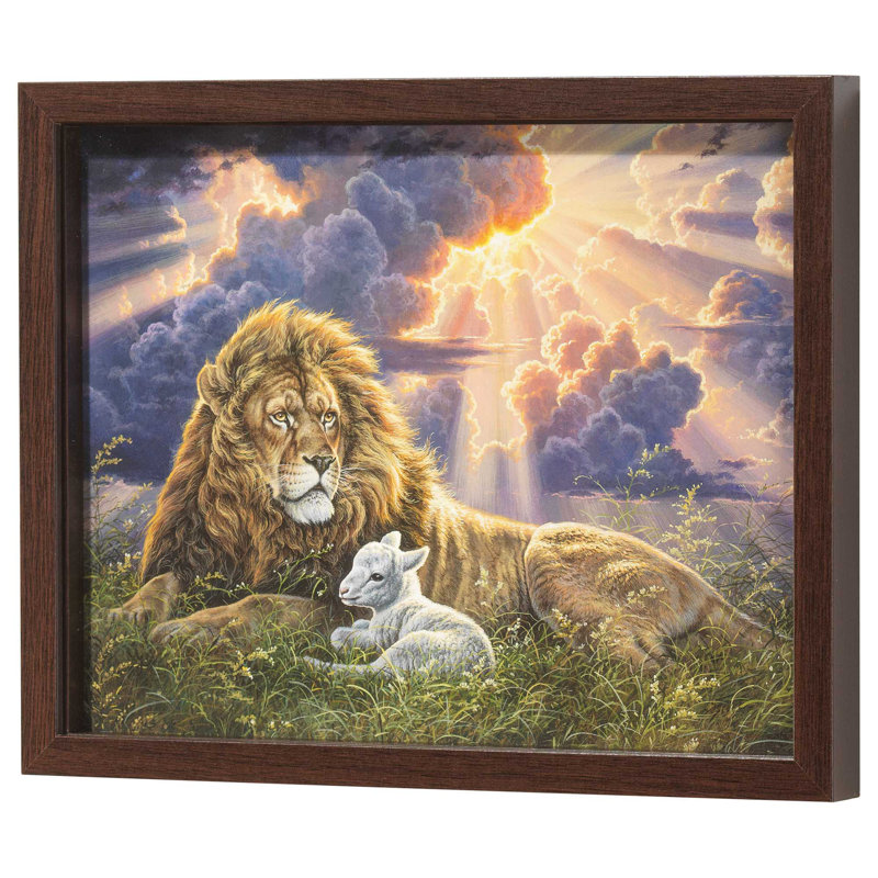 Art mural encadré lion et agneau paix noyer