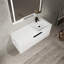 Meuble-lavabo robuste et élégant avec rangement spacieux et portes à fermeture en douceur-110488822