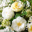 Ornements de fleurs simulées
