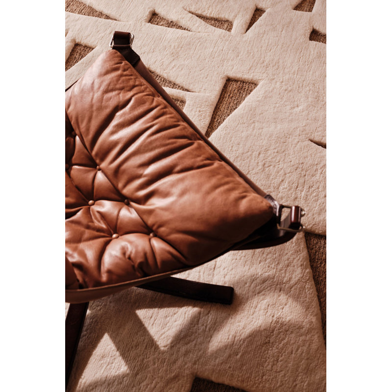 Summit Natural Shaped Area Rug, Novelty 4' x 6'