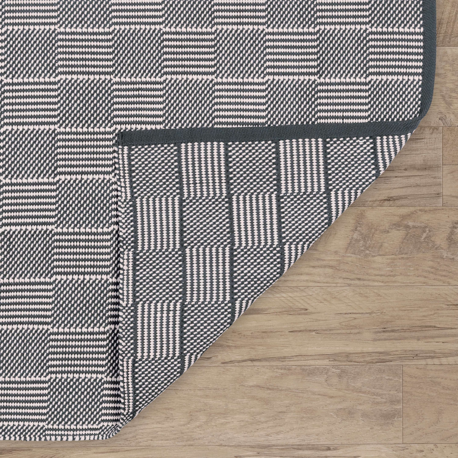 Squares Grey Indoor/Outdoor Rug, Runner 2'6" x 8'