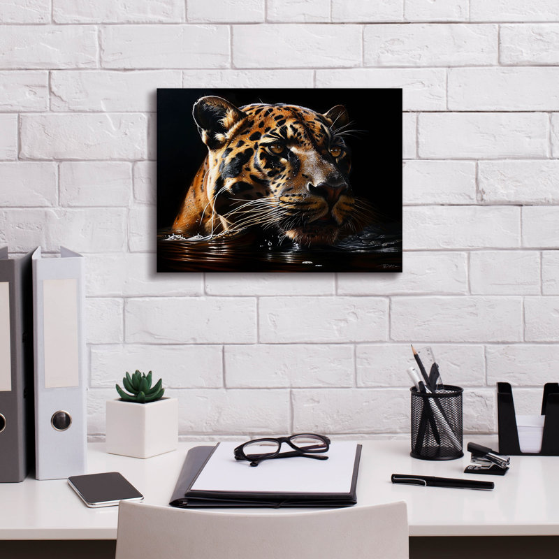 «Coguar Lurking In The Water» par Momart, art mural sur toile, H 12 po x l 16 po x P 0,75 po