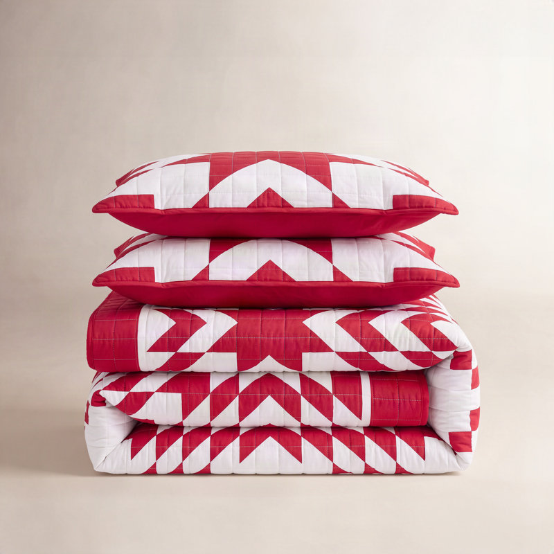 Roxanne Star Patchwork Quilt Set, Red, Queen Quilt  + 2 Standard Shams