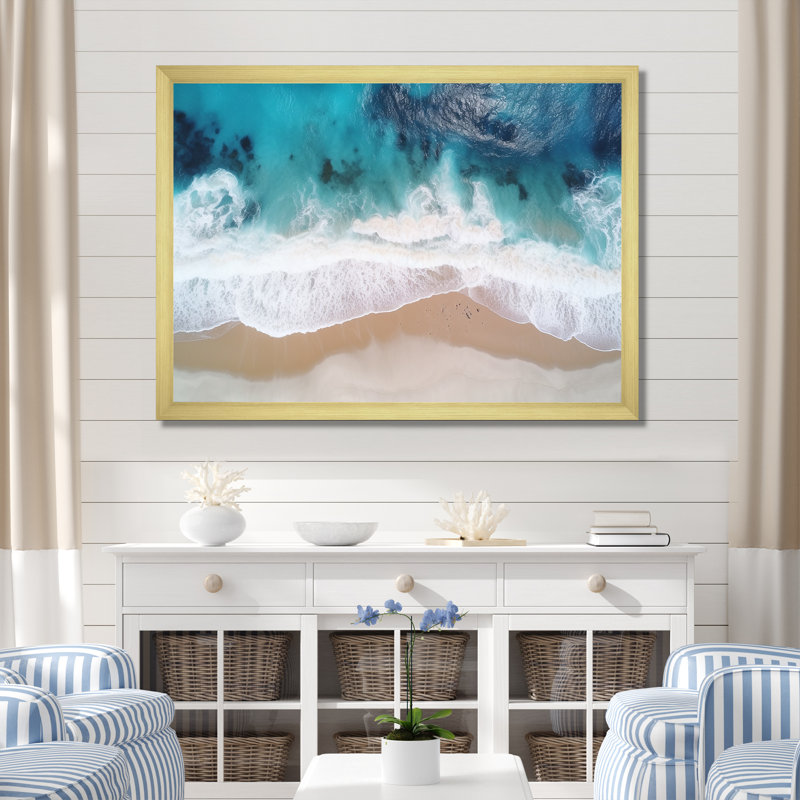 Vagues blanches et bleues vue aérienne II - plage, art mural, H 16 po x l 32 po x P 1 po, Cadre doré à coins fermés