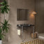 Lavabo de console de salle de bain mural avec trous de robinet pré-percés, pieds de support autoportants et barre à serviettes, idéal pour la rénovation de salle de bain et l’optimisation de l’espace.