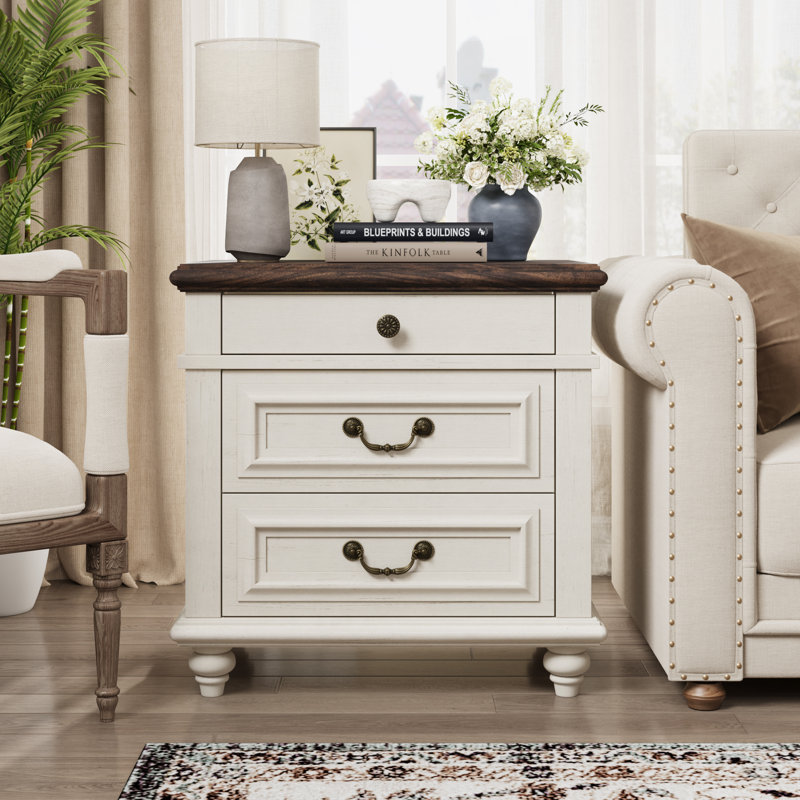 21-Inch Modern Farmhouse Nightstand with 3 Drawers & Geometric Carvings, Blanc / Brun