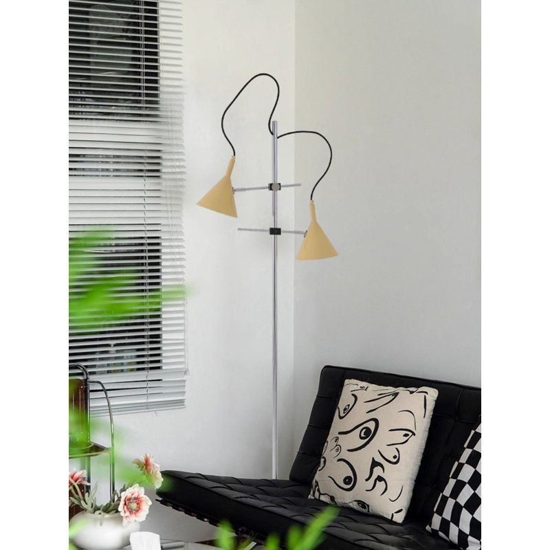 Modern minimalist iron art double-fish floor lamp, Cream