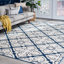 Tapis bleu foncé en polypropylène tissé à la machine Adella-897677419