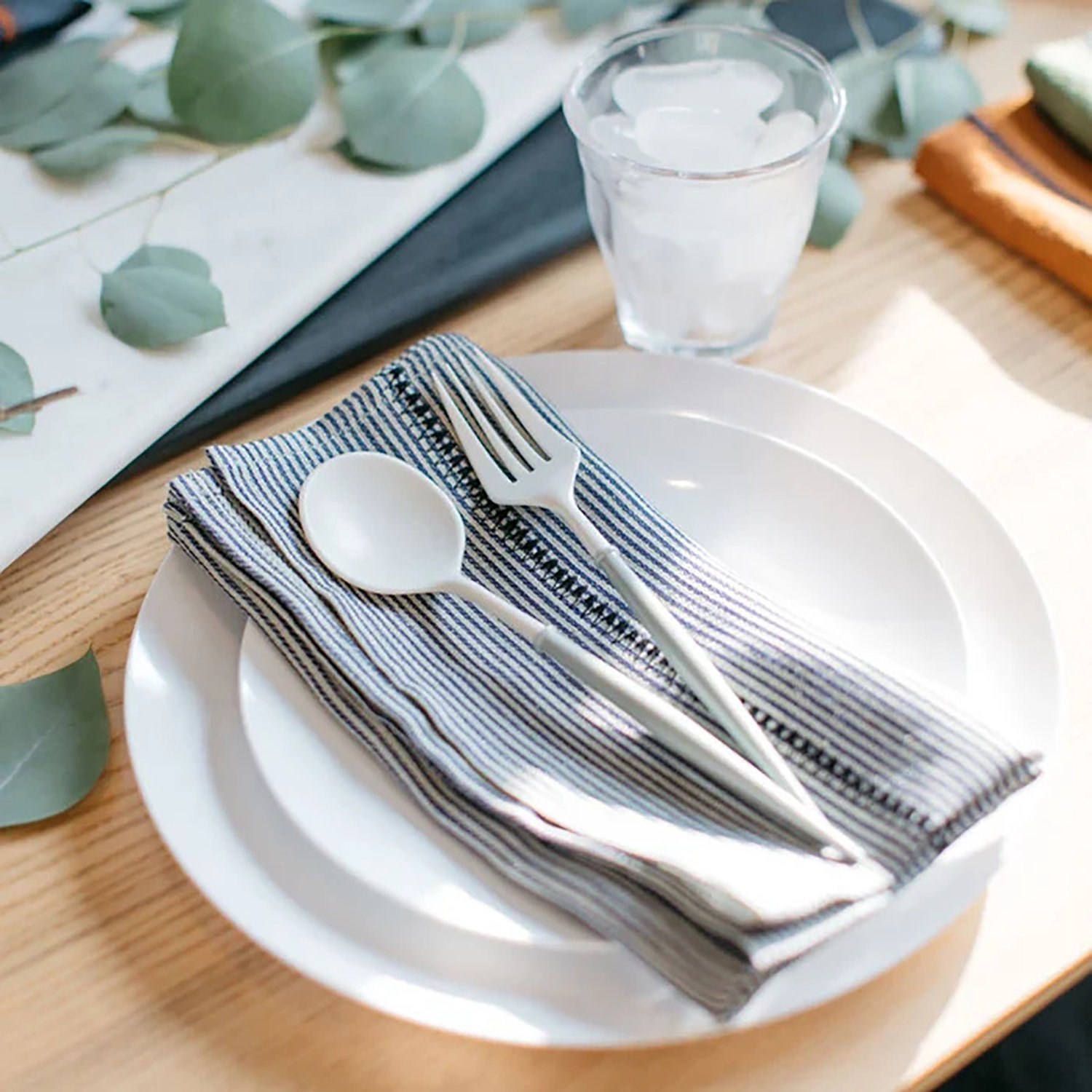 Blisse Reversible Linen Napkin, Chambray Stripe