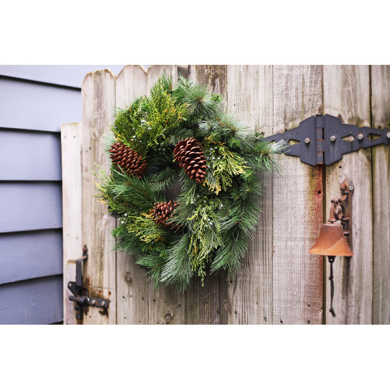 Couronne de noël classique 24 po pinecone