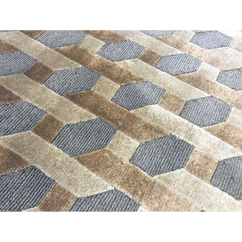 Hand-Knotted High-Quality Beige Area Rug