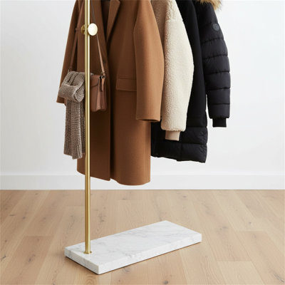 Portemanteau minimaliste en forme de L avec base en marbre et structure en métal
